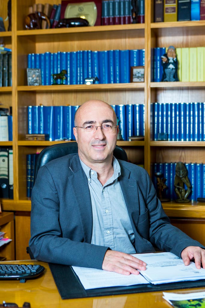 Yiannis Papazacharia